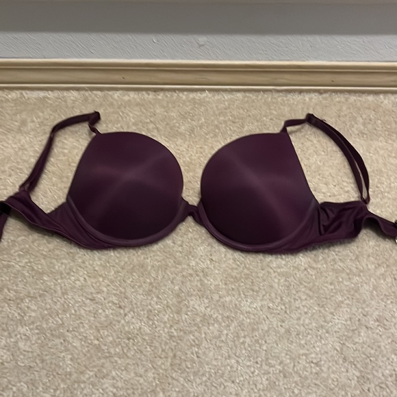 Victoria Secrets Pink Push-up Bras $25 for the bundle / $18 each - Picture 4 of 8
